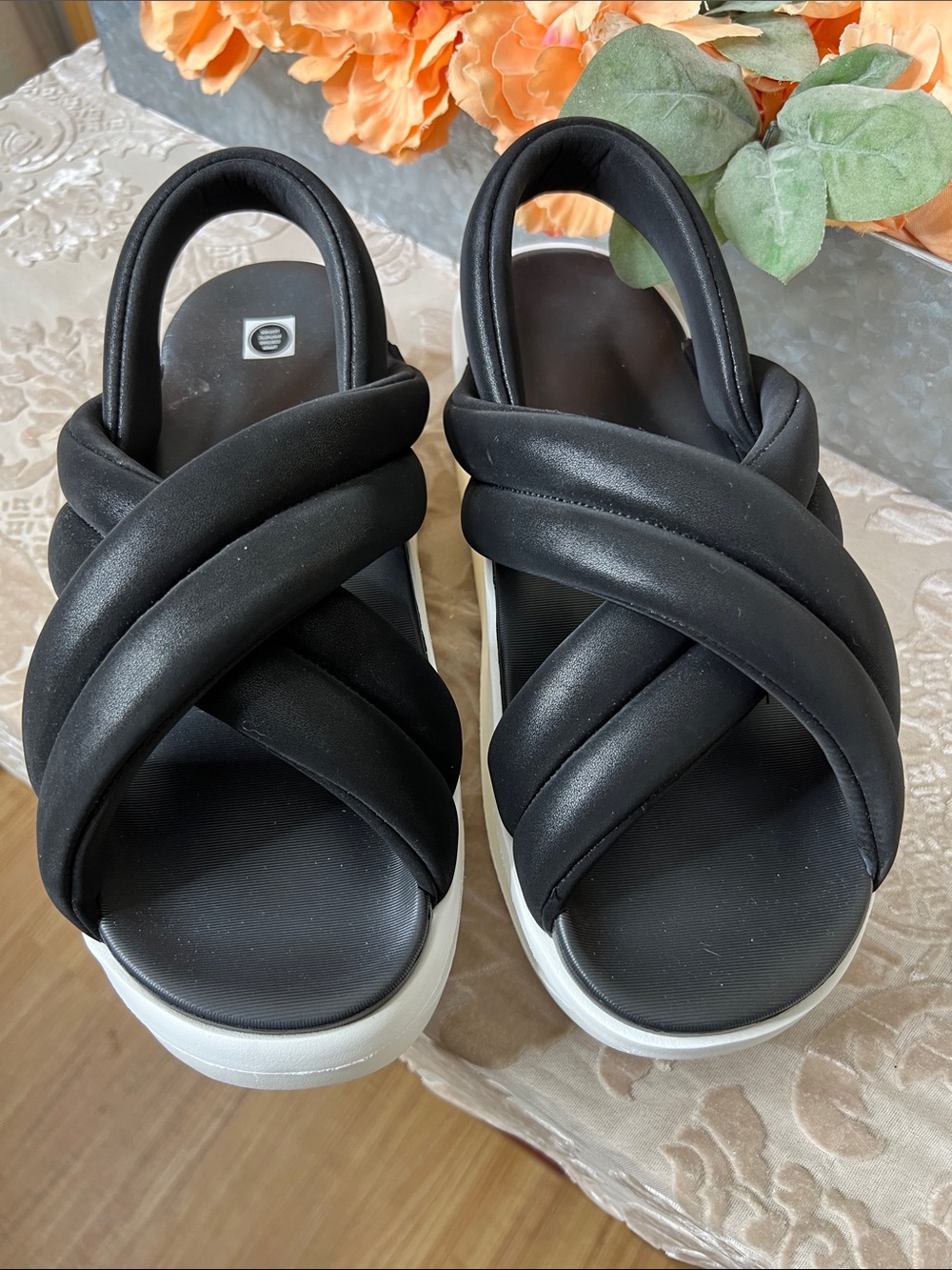 Nike Women's Air Max Isla Sandal Size 11 - Picture 2 of 10